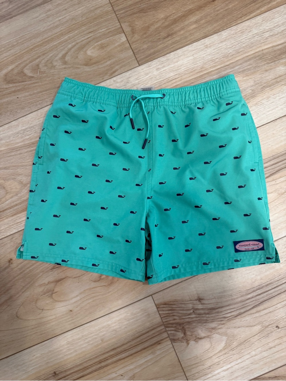 Vineyard Vines - youth swimming trunks